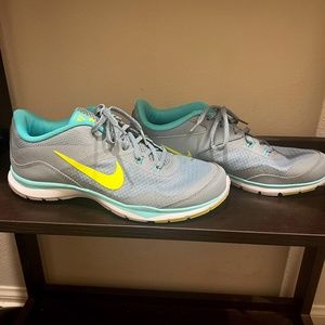 NIKE FLEX Training Sneakers